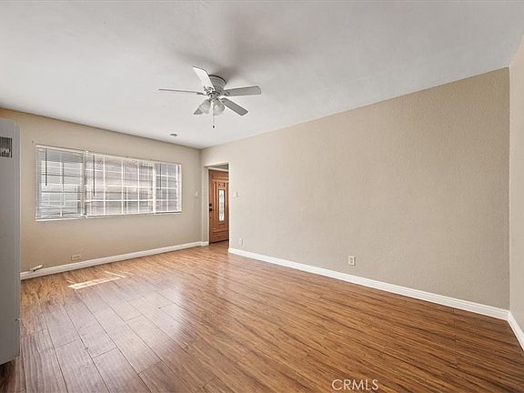 4th image of 410 E 21st St