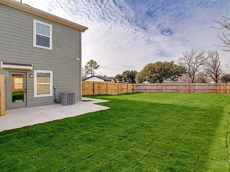 3155 Glen Garden Dr N — Photo 10