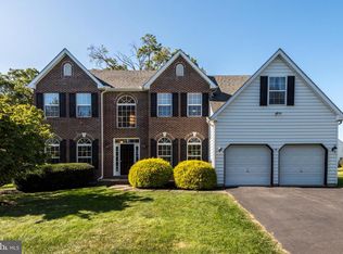 107 Crescent Dr, Chalfont, PA 18914