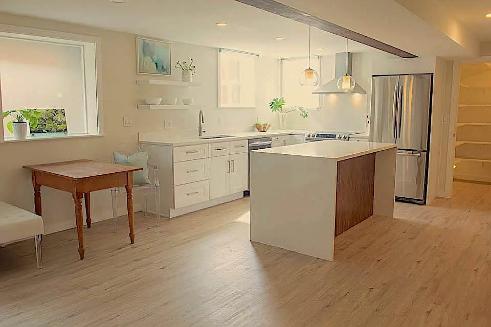 Great pantry to right of the fridge
Walnut wood Counter-back