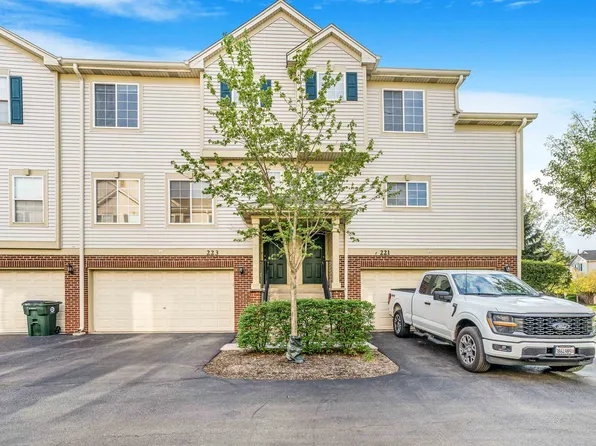 223 Monarch Dr, Streamwood, IL 60107