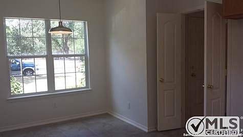 3rd image of 414 Parkview Dr