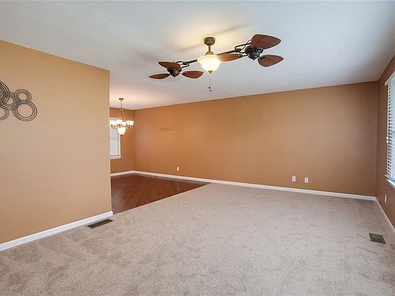 4th image of 2455 Rosewood Dr