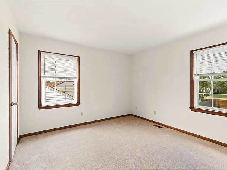 868 Avatar Dr — Photo 27