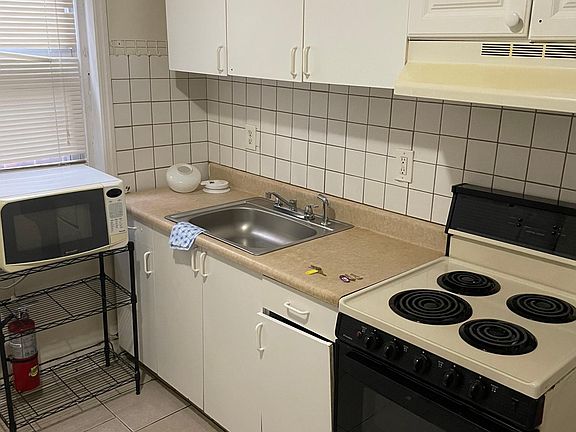 3rd image of 3712 N Carlisle St #3714/2