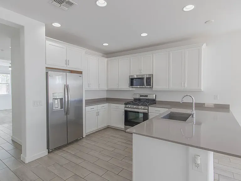 36610 W Mediterranean Way — Photo 7