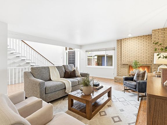 4th image of 2104 28th Ave Ct #B