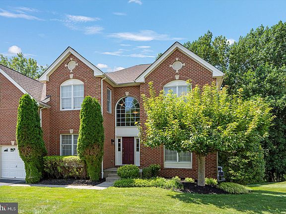2nd image of 2304 Arthurs Woods Dr
