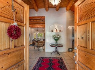 4 Gwendolyn Ct, Santa Fe, NM 87506