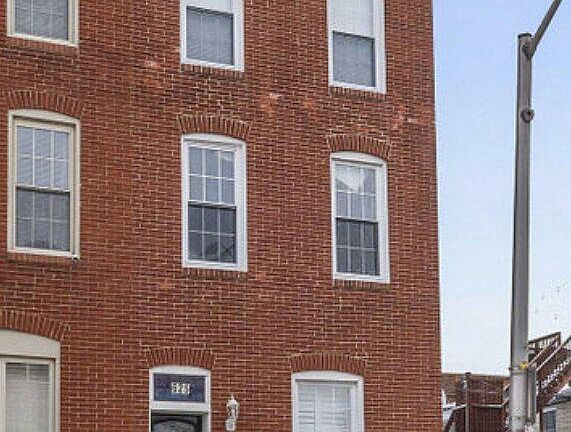 2nd image of 625 S Clinton St