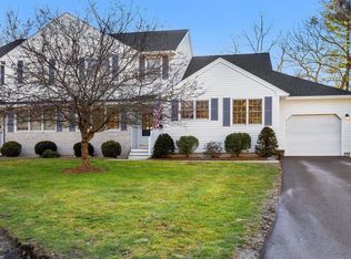 6 Oak View Ter, Franklin, MA 02038