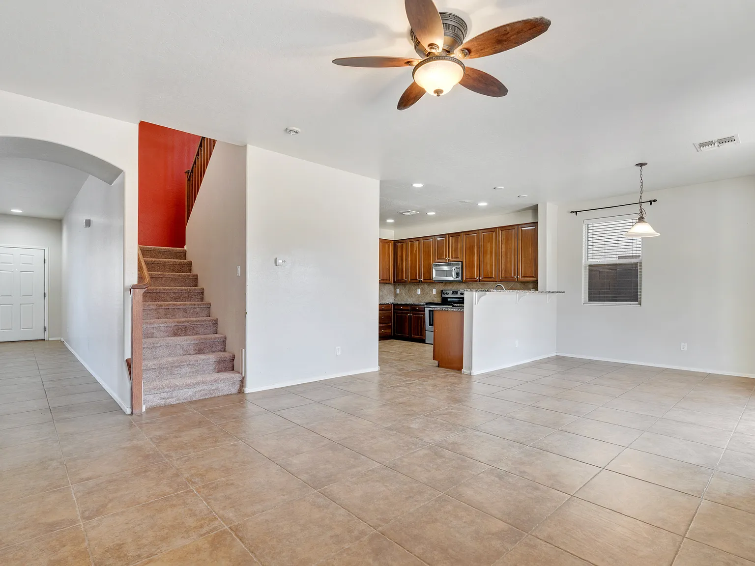 4 bed, 3.0 bath, 2620 sqft, $2,245 — Photo 2