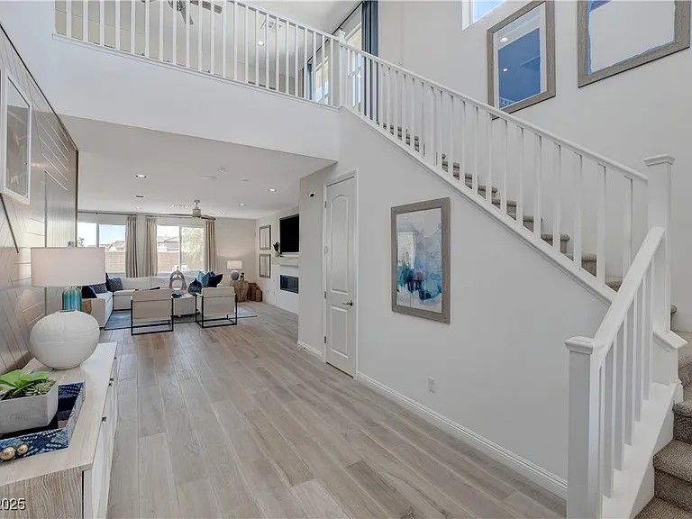 1075 N Water St — Photo 5
