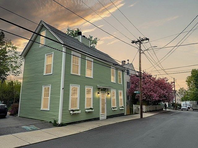 1st image of 40 Fair St