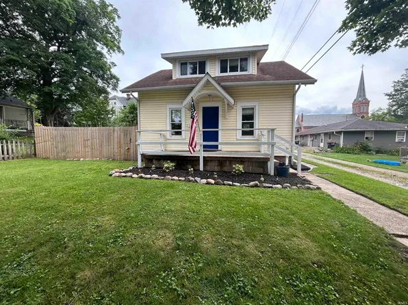 105 E Washington St, Attica, IN 47918