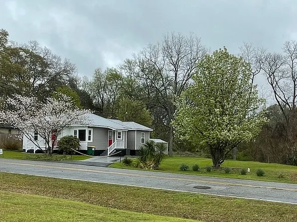 605 Hampton St, Iva, SC 29655