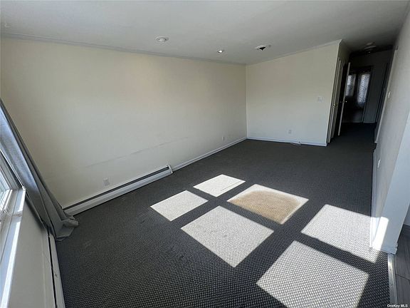 5th image of 604 Lakeville Rd #2