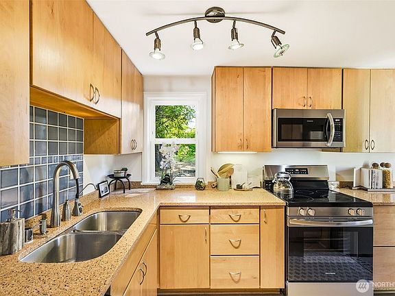 5th image of 14066 22nd Avenue NE
