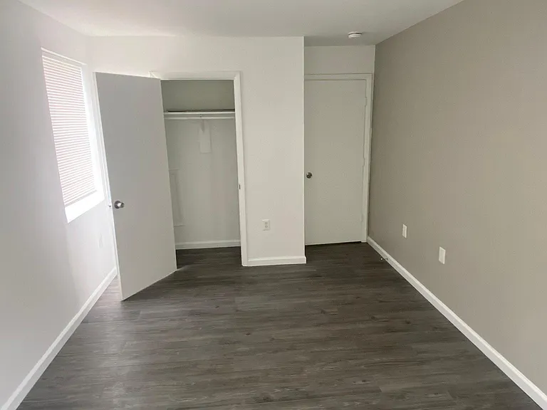 900 M St NW #302 — Photo 9