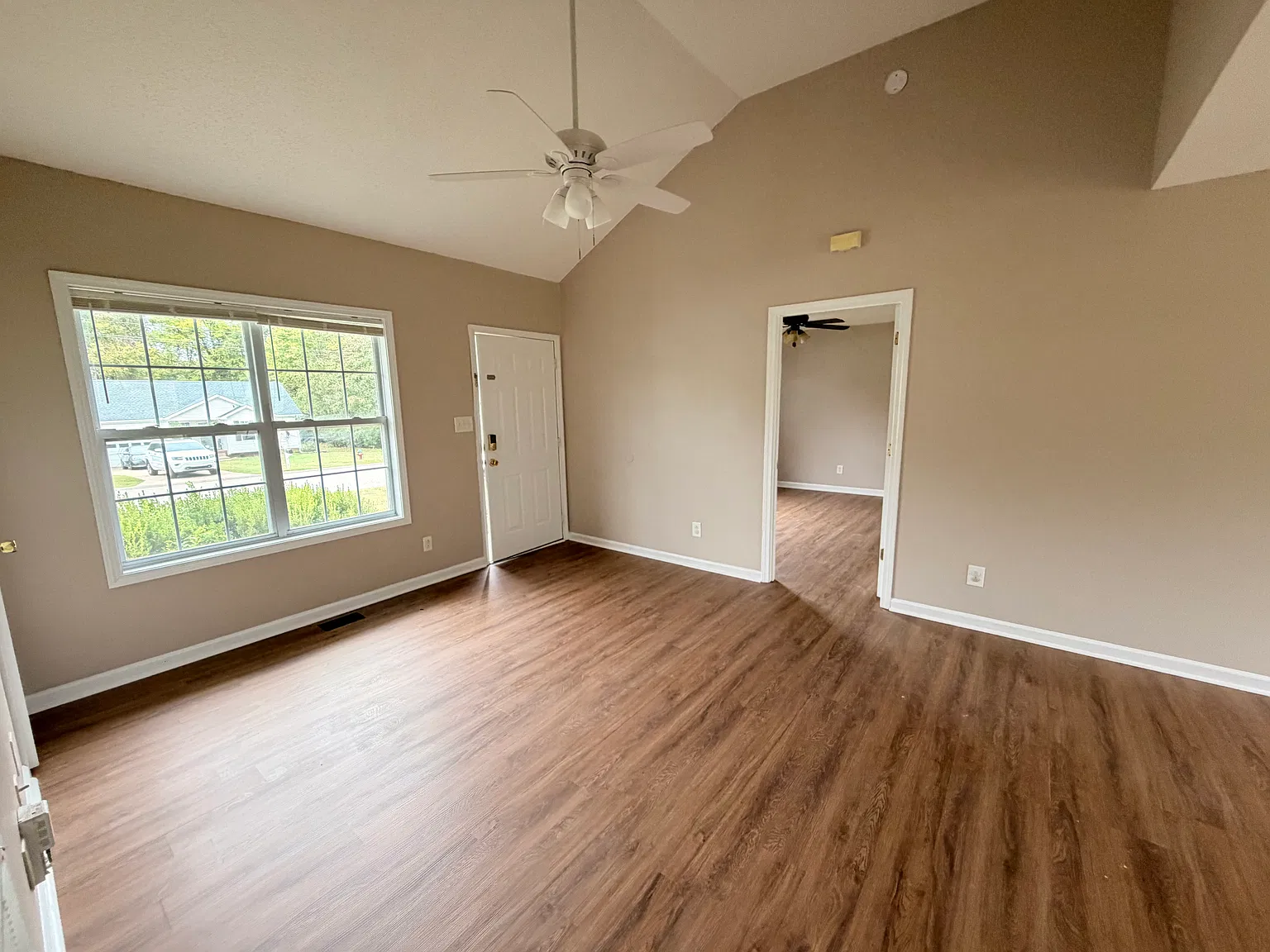3 bed, 1000 sqft, $1,175 — Photo 3