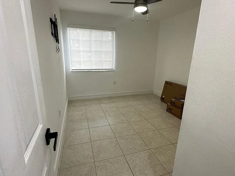 9725 Fontainebleau Blvd — Photo 5