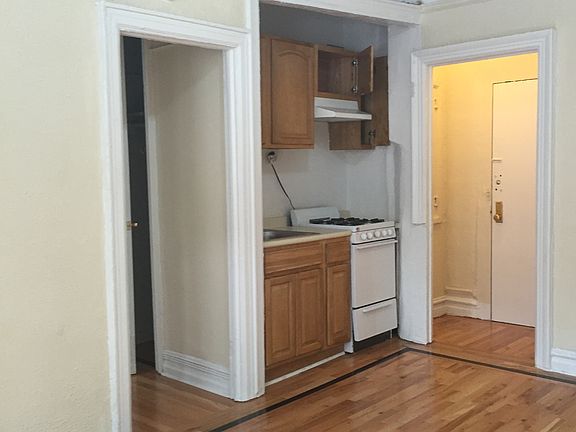 2nd image of 991 Carroll St APT A3