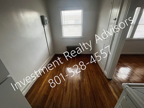 4th image of 141 E 1st Ave APT 405
