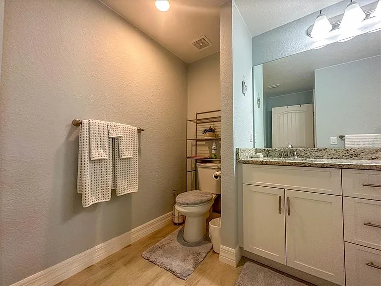 11707 Willmington Blvd — Photo 21