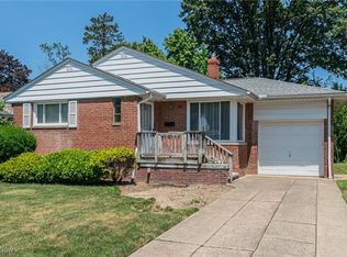 31018 Carlton Dr, Bay Village, OH