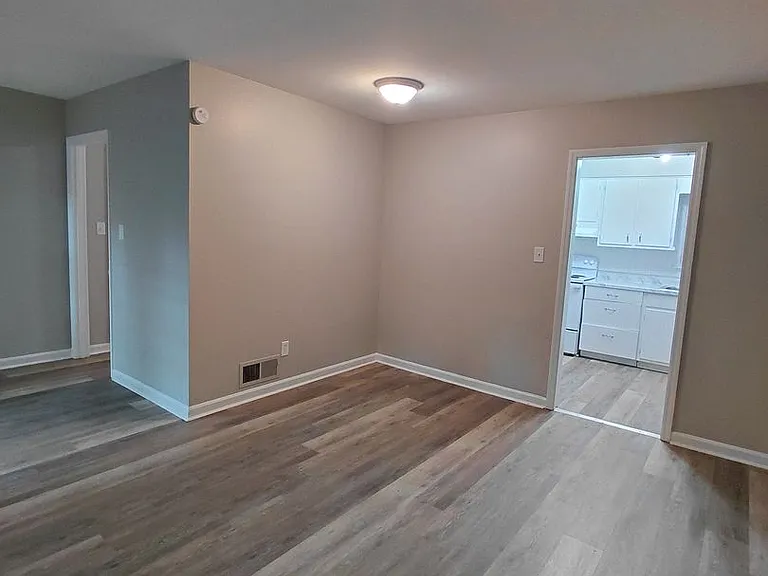 2591 N Pierce Cir — Photo 4