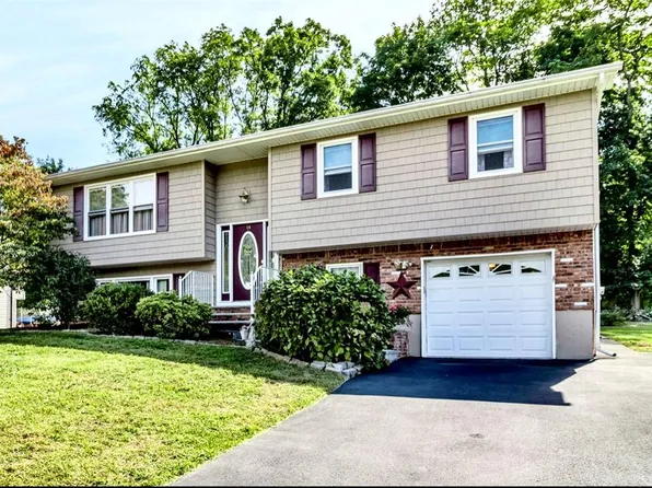 14 Beechwood Lane, Garnerville, NY 10923