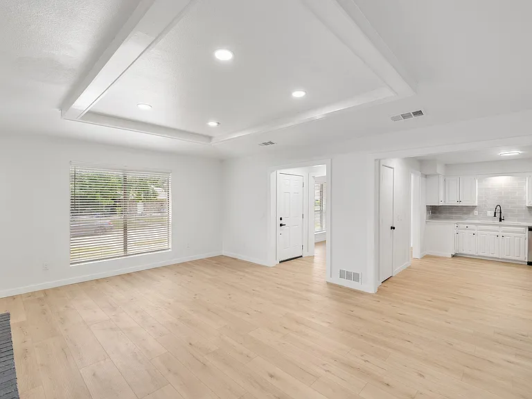 3352 Lanarc Dr — Photo 9