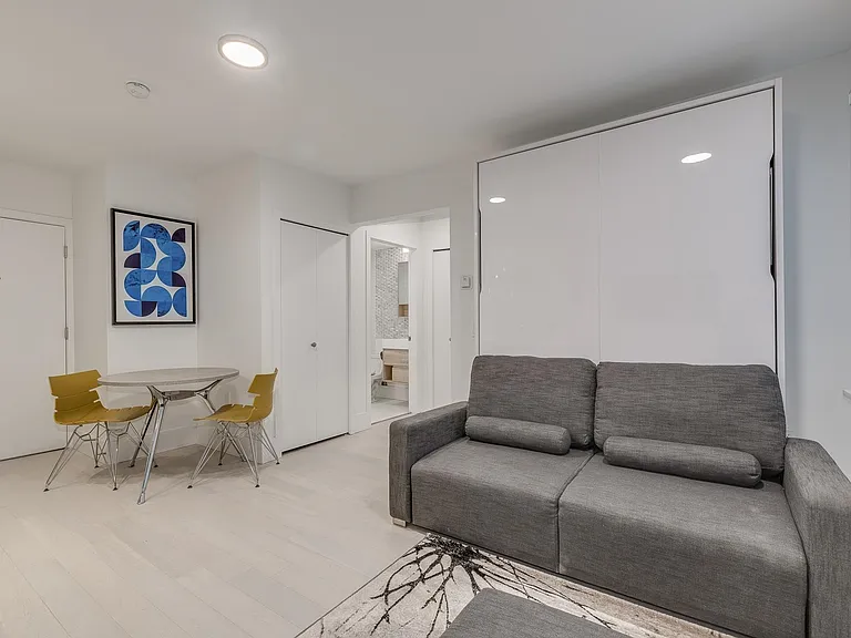 1425 Haro St #105 — Photo 7