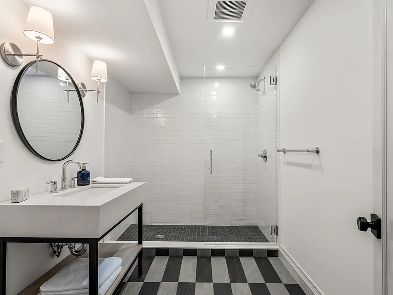 18 Clinton St #18A — Photo 10