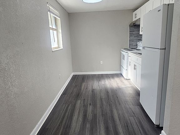 5th image of 101 Forest St #5
