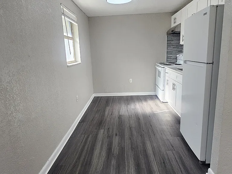 101 S Forest St #5 — Photo 4