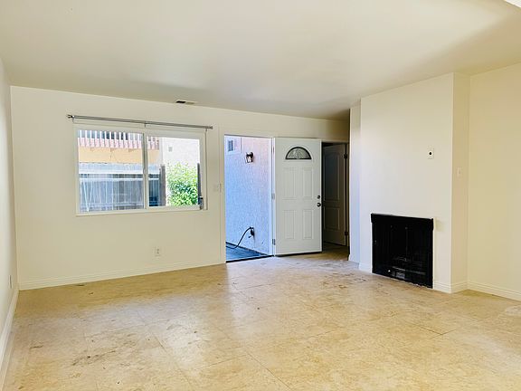 2nd image of 215 Venice Ave #3