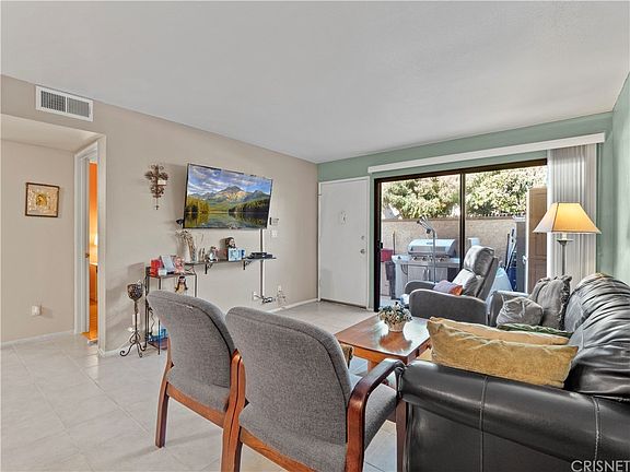 5th image of 25007 Peachland Ave Unit 121