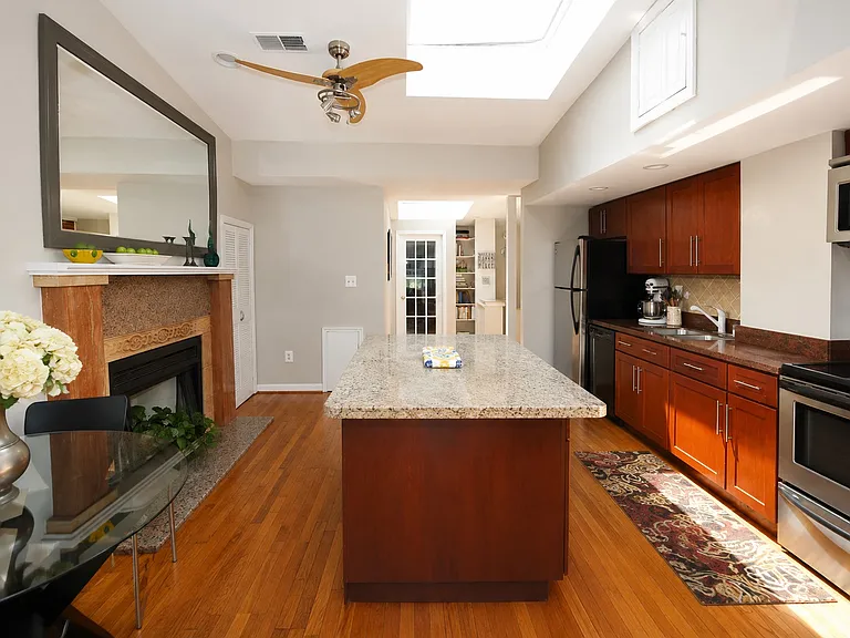 5227 Connecticut Ave NW #307 — Photo 6