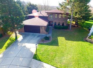 11208 S Deerpath Ln, Palos Hills, IL