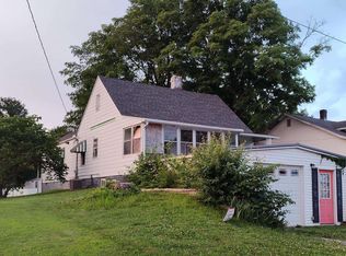 514 W Randolph St, Mc Leansboro, IL 62859