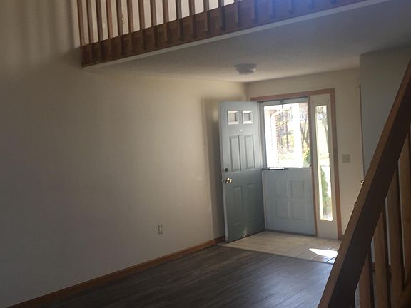 2nd image of 52 Ivy Ln #52