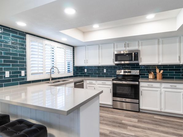 1460 N La Rosa Dr