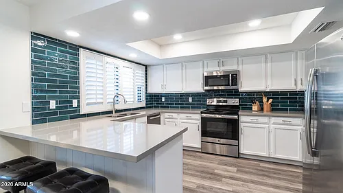 1460 N La Rosa Dr Photo 1