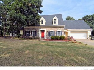 421 Ridge Oak Ln, Sapulpa, OK 74066