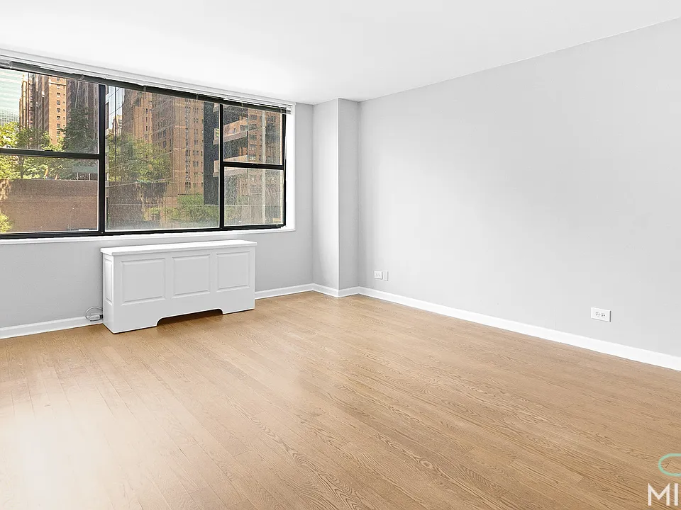 330 E 39th St #7K