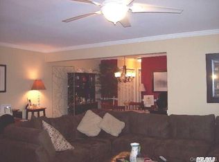 200 Merrick Rd APT W, Amityville, NY 11701