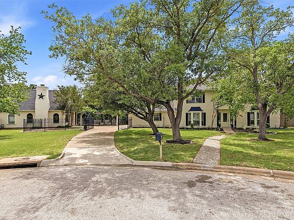 3rd image of 2801 Briar Grove Cir