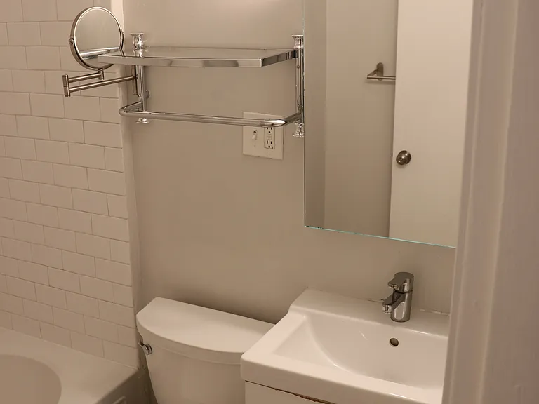 320 Warren St #2 — Photo 18
