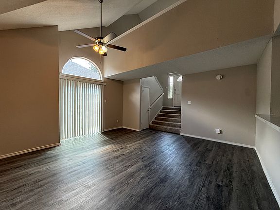 4th image of 4307 Scarsdale Ln